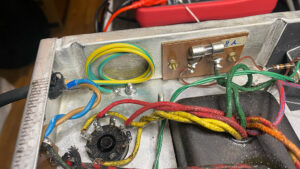 Bandmaster Reverb 1969 safety ground. Note the 8A heater fuse, installed by Hagström in '69.
